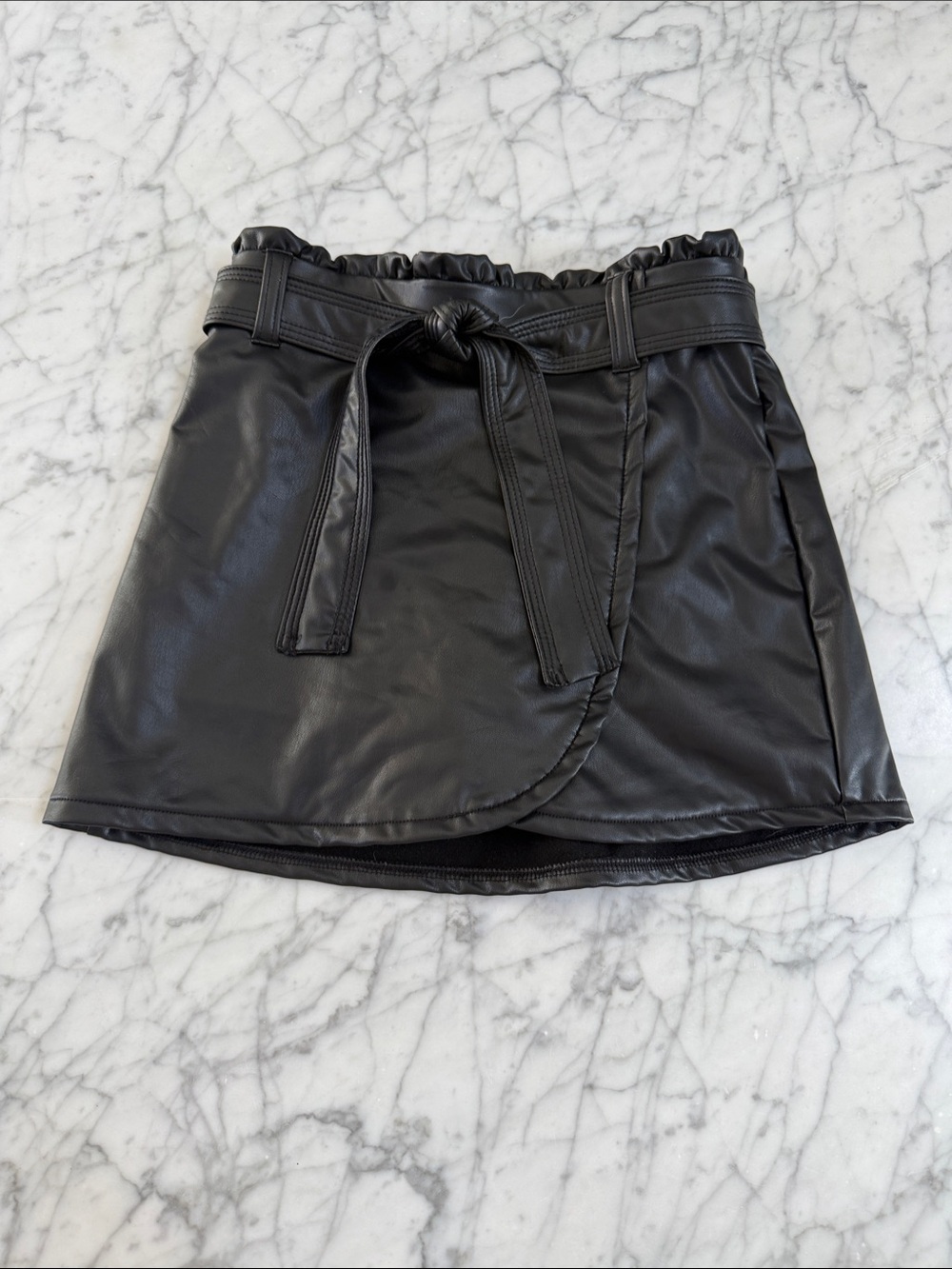 NWT Abercrombie Sz 9/10 Faux Leather Paperbag Waist Mini Skirt Undershorts Black